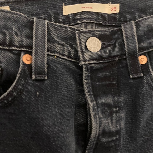 Levi’s Premium Waterless Button Fly Jeans (25) - Picture 4 of 13